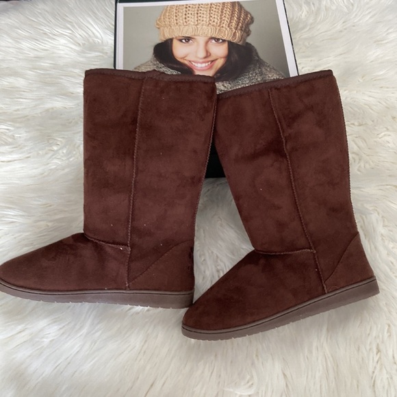 DAWGS brand new boots in the box so soft and warm brown color - Picture 2 of 10